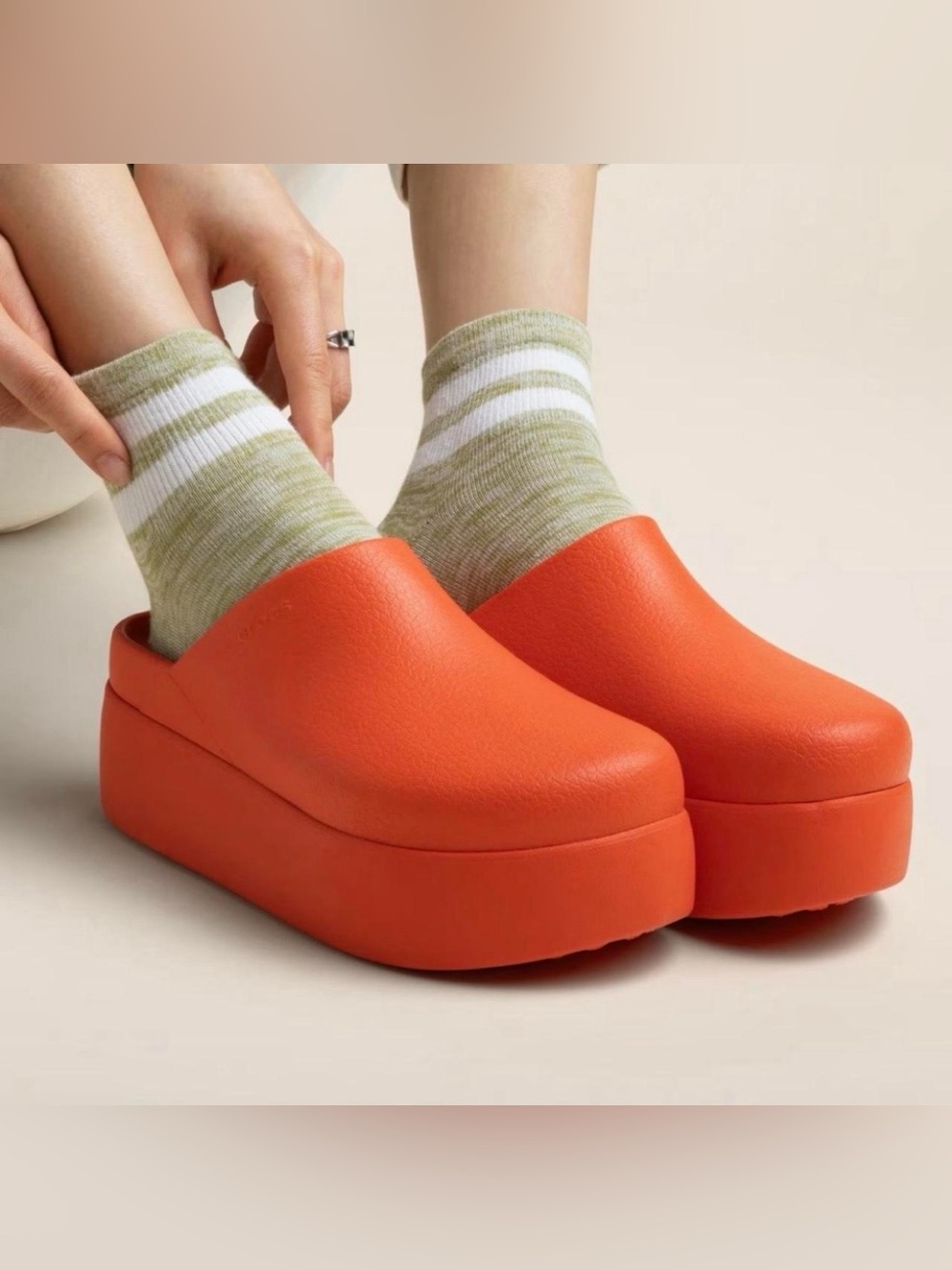 Crocs Orange Dylan Platform Clogs Sz 6